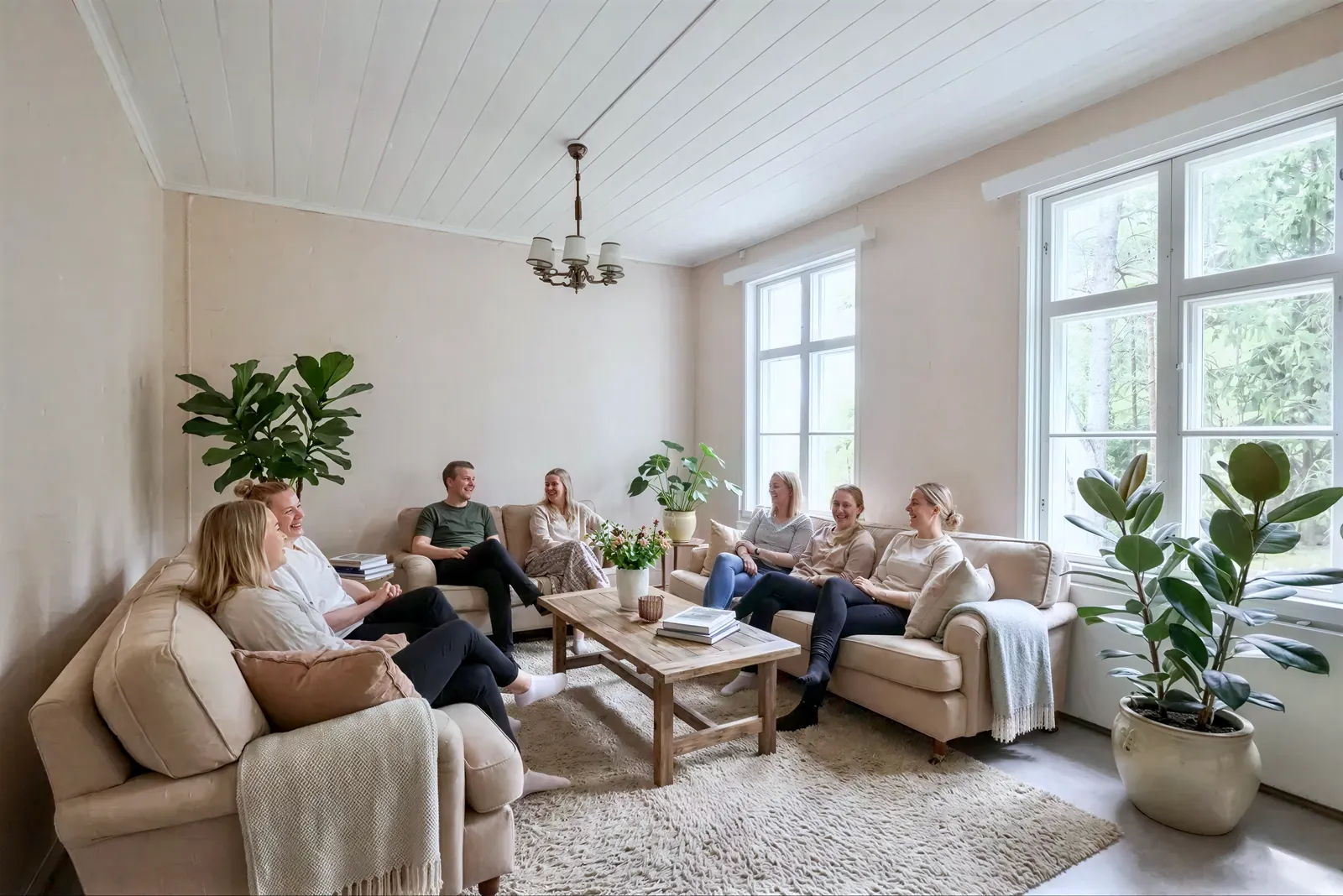 Jälkeen: klassisen tyylisen makuhuoneen sisustuskuvien käsittely perinteisellä kalusteilla